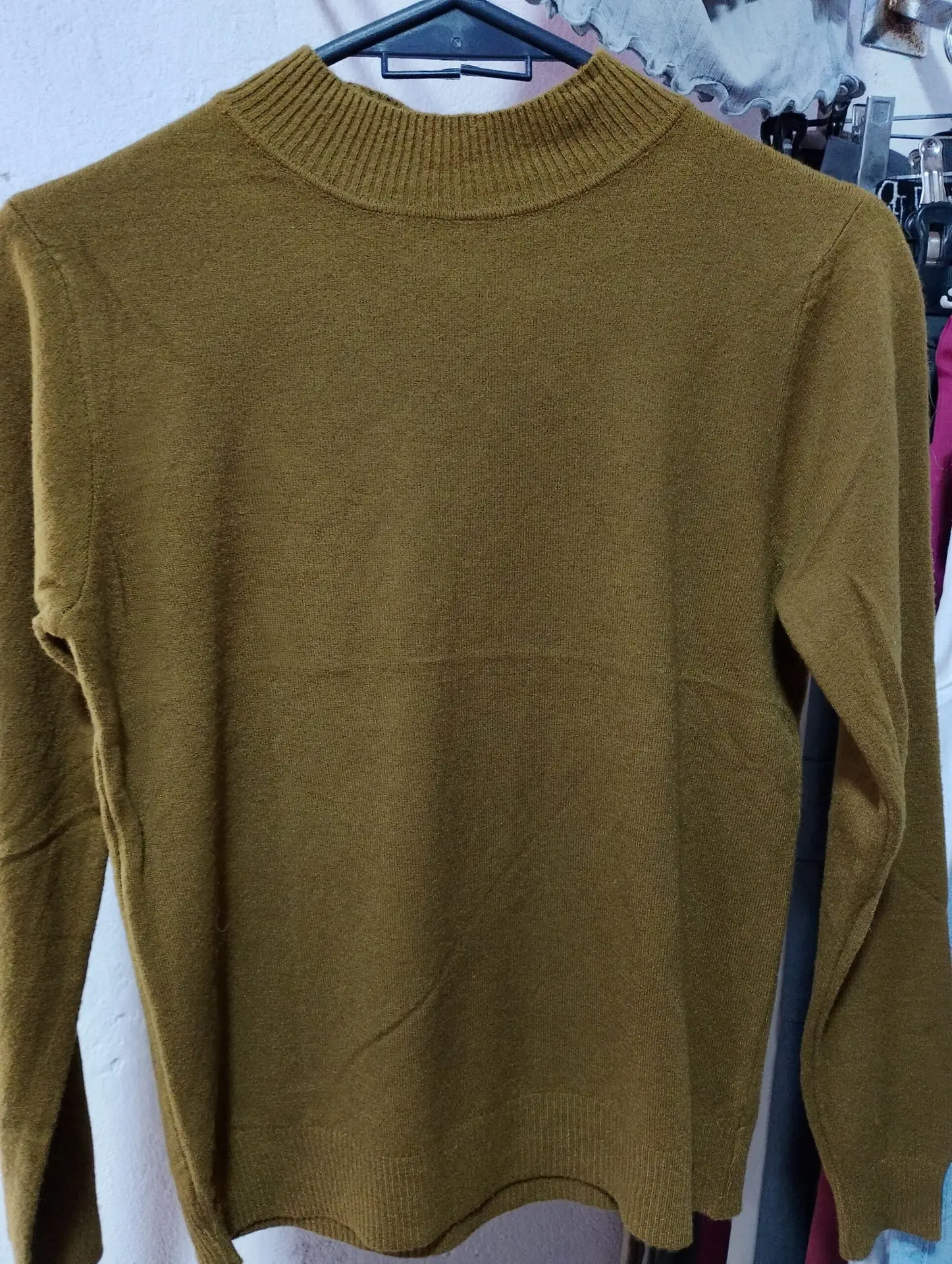 Sweater de Hilo Fino Medio Cuello Cisne - Mostaza / Ocre